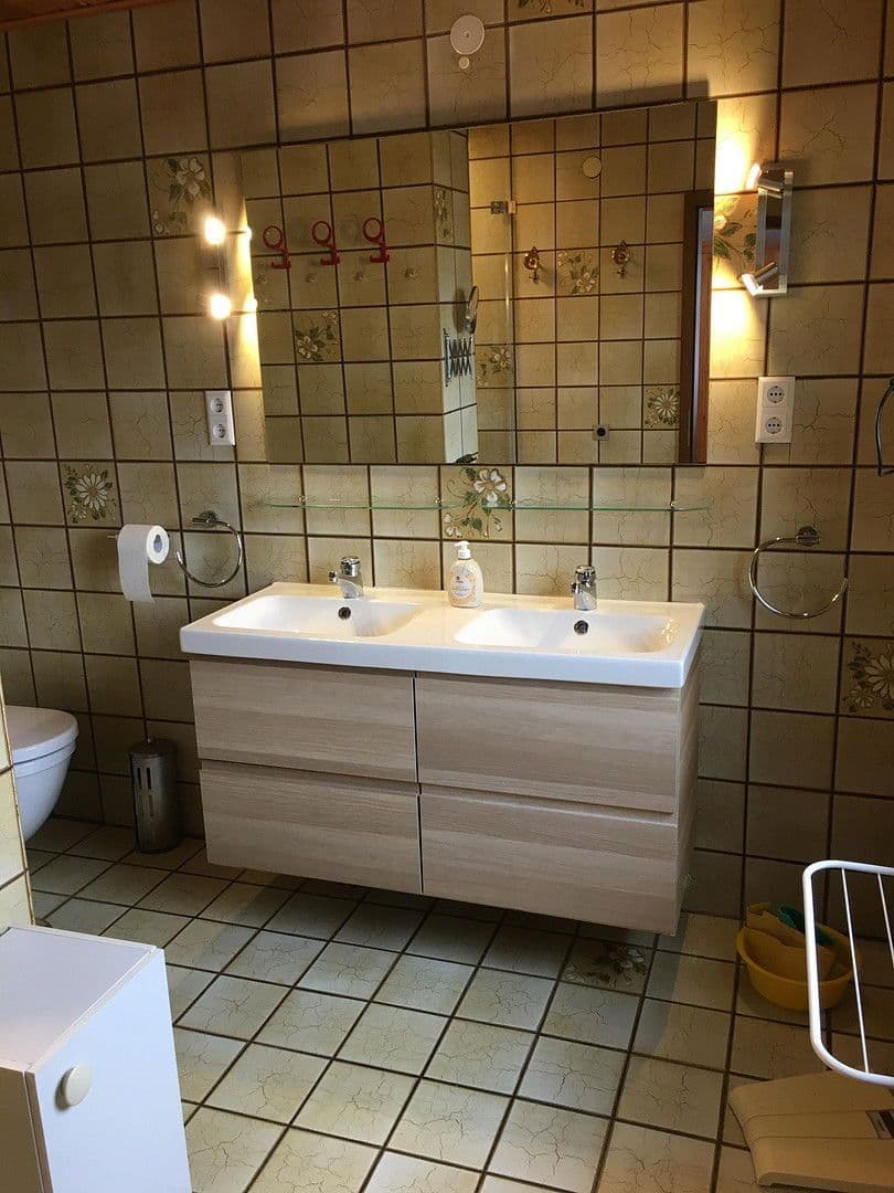 Prenájom domu 193 m², pozemek 580 m², Haschbach am Remigiusberg, Porýnie-Falcko Prenájom domu 193 m², pozemek 580 m², Haschbach am Remigiusberg, Porýnie-Falcko