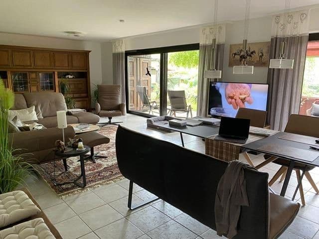 Prenájom domu 193 m², pozemek 580 m², Haschbach am Remigiusberg, Porýnie-Falcko Prenájom domu 193 m², pozemek 580 m², Haschbach am Remigiusberg, Porýnie-Falcko