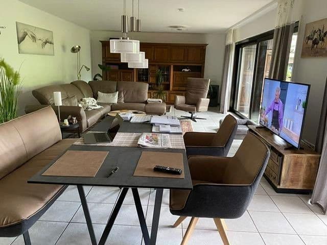 Prenájom domu 193 m², pozemek 580 m², Haschbach am Remigiusberg, Porýnie-Falcko Prenájom domu 193 m², pozemek 580 m², Haschbach am Remigiusberg, Porýnie-Falcko