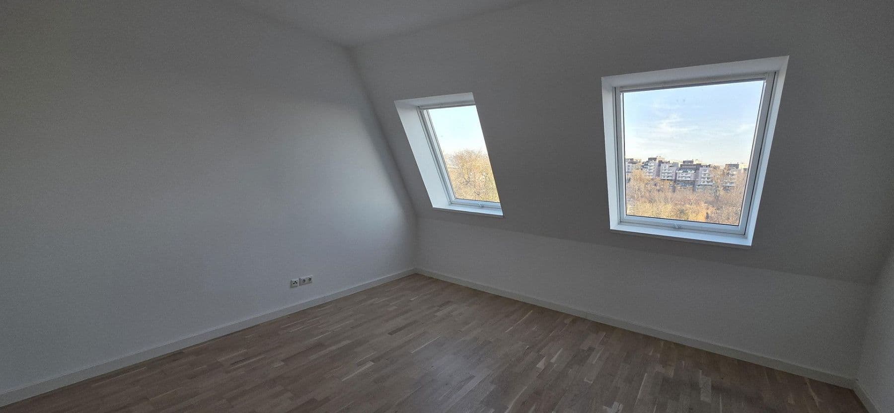 Prenájom bytu 3-izbový 135 m², Carl-Herz-Ufer 3, Berlin, Berlín Prenájom bytu 3-izbový 135 m², Carl-Herz-Ufer 3, Berlin, Berlín