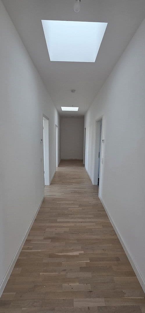 Prenájom bytu 3-izbový 135 m², Carl-Herz-Ufer 3, Berlin, Berlín Prenájom bytu 3-izbový 135 m², Carl-Herz-Ufer 3, Berlin, Berlín