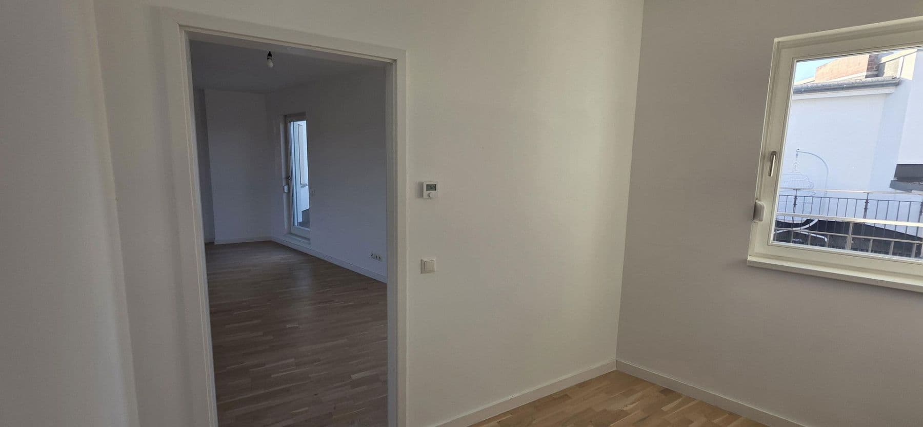 Prenájom bytu 3-izbový 135 m², Carl-Herz-Ufer 3, Berlin, Berlín Prenájom bytu 3-izbový 135 m², Carl-Herz-Ufer 3, Berlin, Berlín