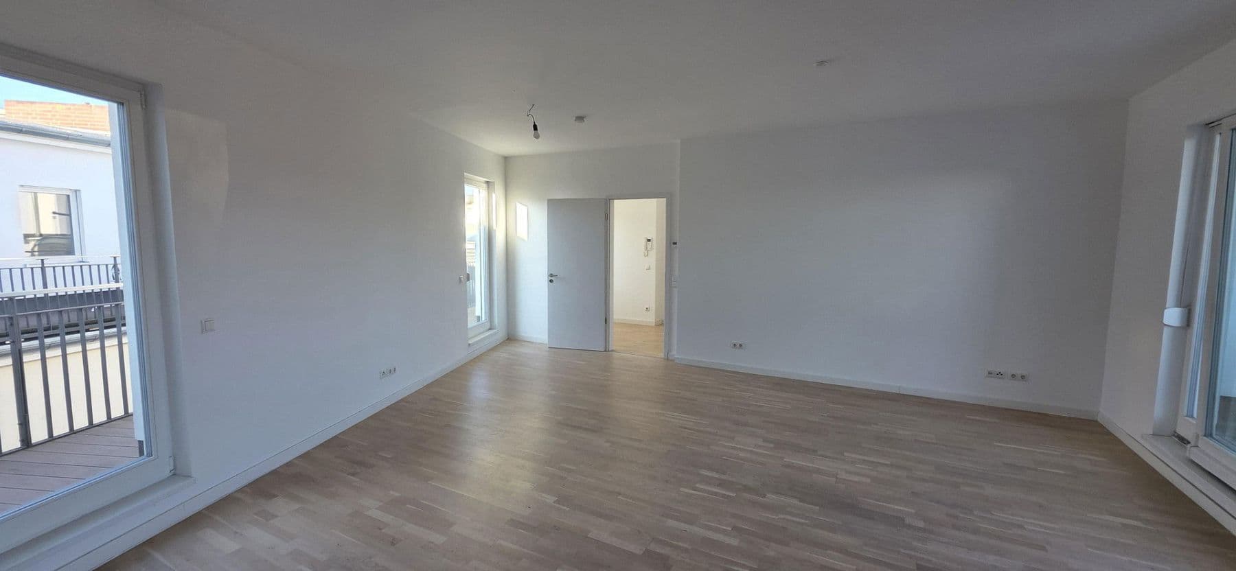 Prenájom bytu 3-izbový 135 m², Carl-Herz-Ufer 3, Berlin, Berlín Prenájom bytu 3-izbový 135 m², Carl-Herz-Ufer 3, Berlin, Berlín