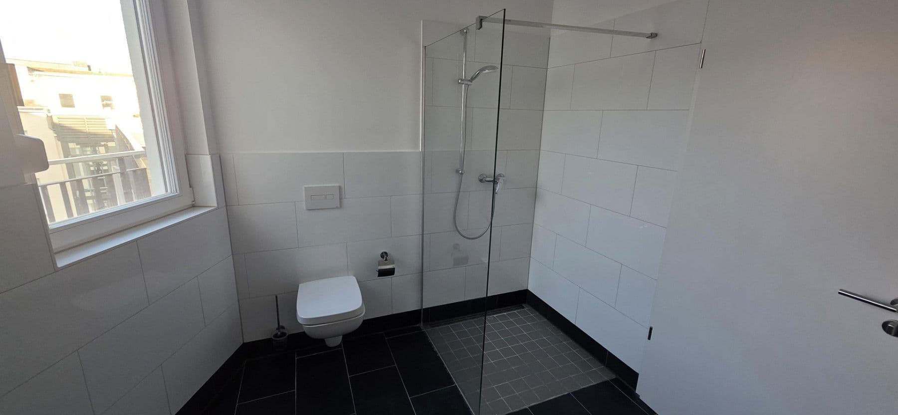 Prenájom bytu 3-izbový 135 m², Carl-Herz-Ufer 3, Berlin, Berlín Prenájom bytu 3-izbový 135 m², Carl-Herz-Ufer 3, Berlin, Berlín