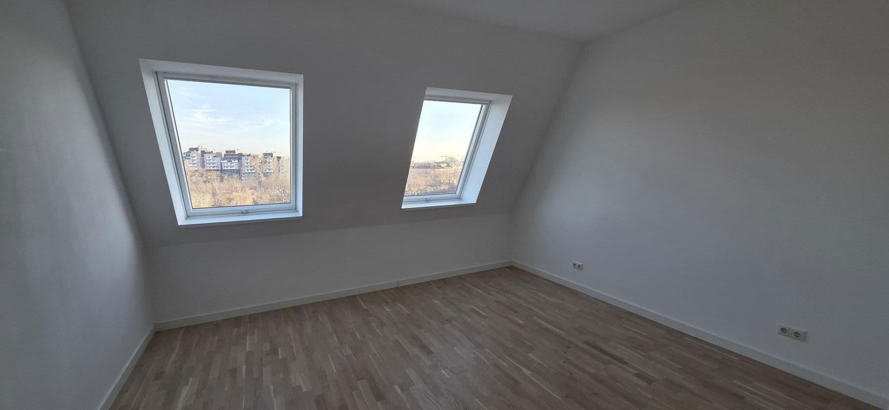 Prenájom bytu 3-izbový 135 m², Carl-Herz-Ufer 3, Berlin, Berlín Prenájom bytu 3-izbový 135 m², Carl-Herz-Ufer 3, Berlin, Berlín