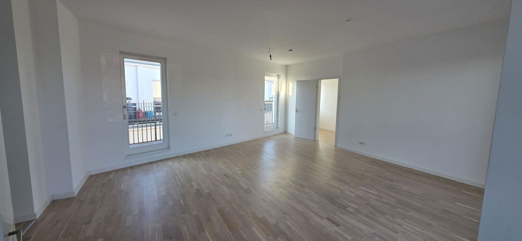 Prenájom bytu 3-izbový 135 m², Carl-Herz-Ufer 3, Berlin, Berlín Prenájom bytu 3-izbový 135 m², Carl-Herz-Ufer 3, Berlin, Berlín