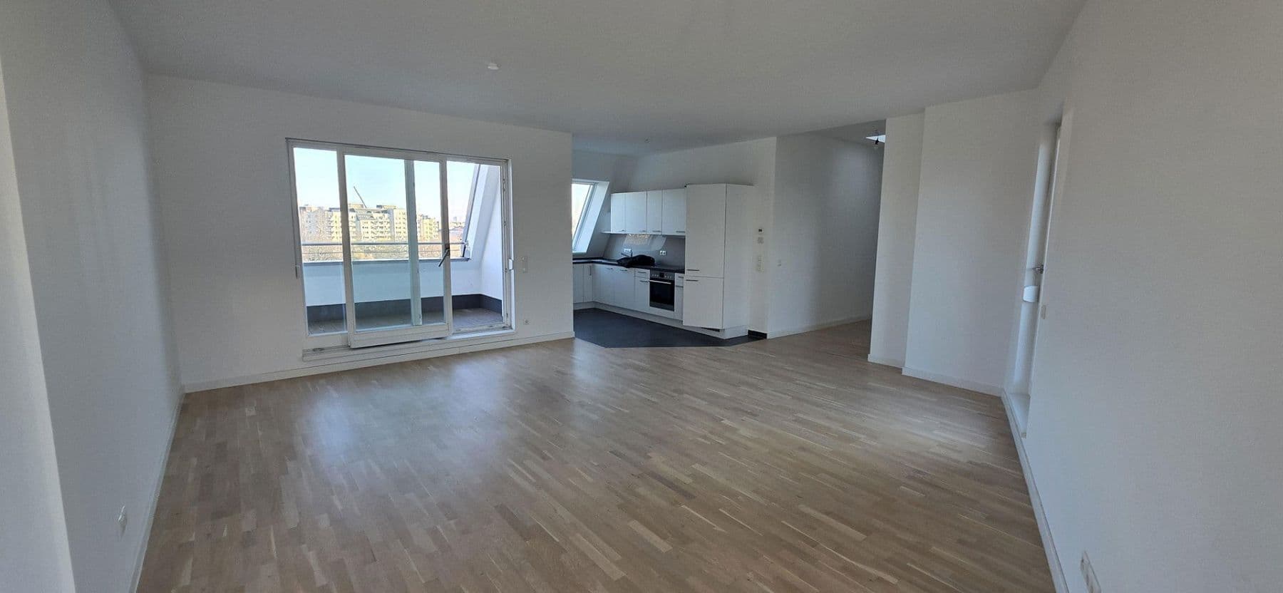 Prenájom bytu 3-izbový 135 m², Carl-Herz-Ufer 3, Berlin, Berlín Prenájom bytu 3-izbový 135 m², Carl-Herz-Ufer 3, Berlin, Berlín