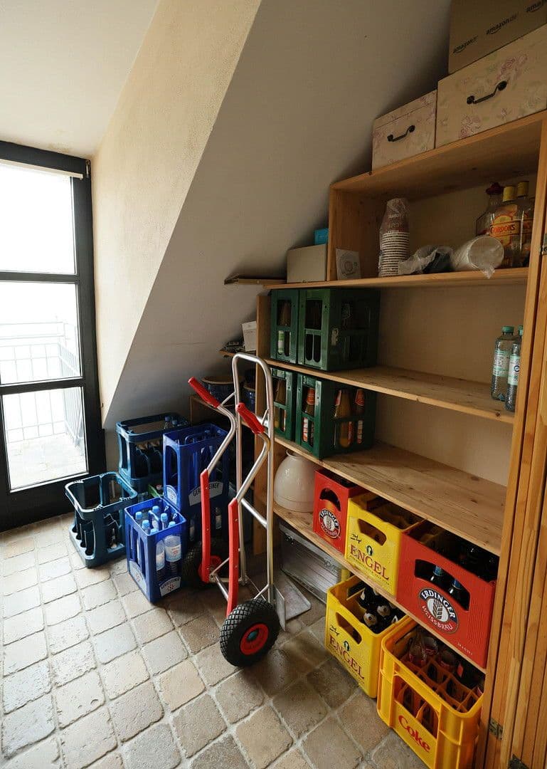 Prenájom bytu 4-izbový 256 m², Berlin, Berlín Prenájom bytu 4-izbový 256 m², Berlin, Berlín