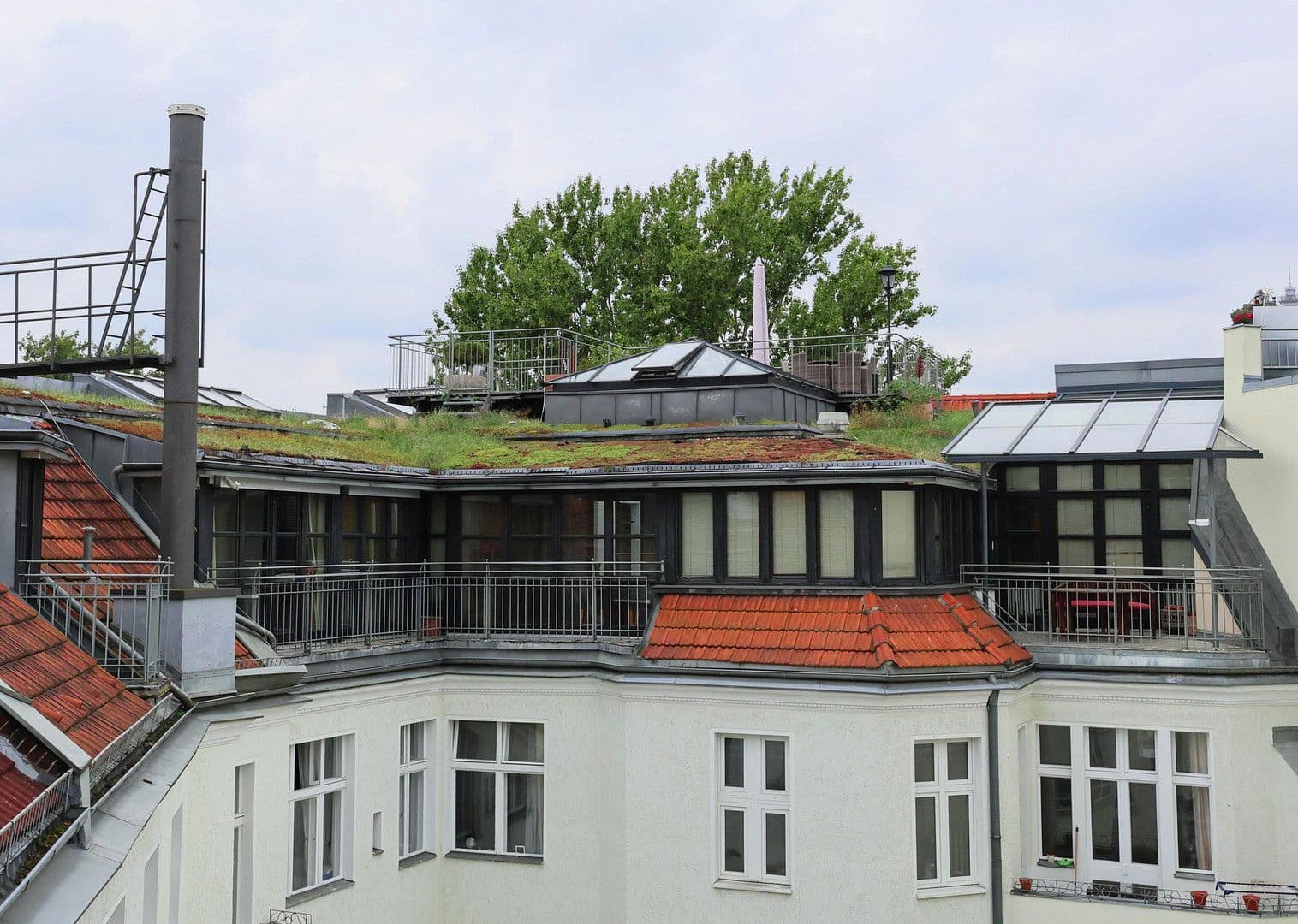 Prenájom bytu 4-izbový 256 m², Berlin, Berlín Prenájom bytu 4-izbový 256 m², Berlin, Berlín