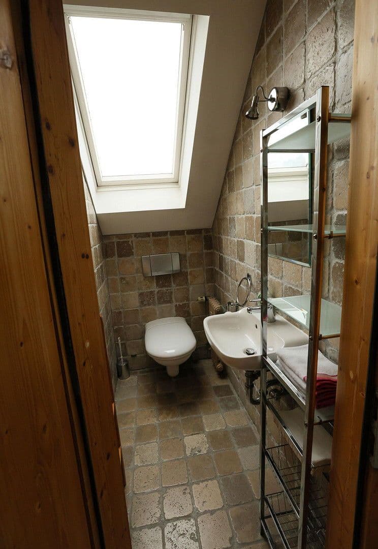 Prenájom bytu 4-izbový 256 m², Berlin, Berlín Prenájom bytu 4-izbový 256 m², Berlin, Berlín