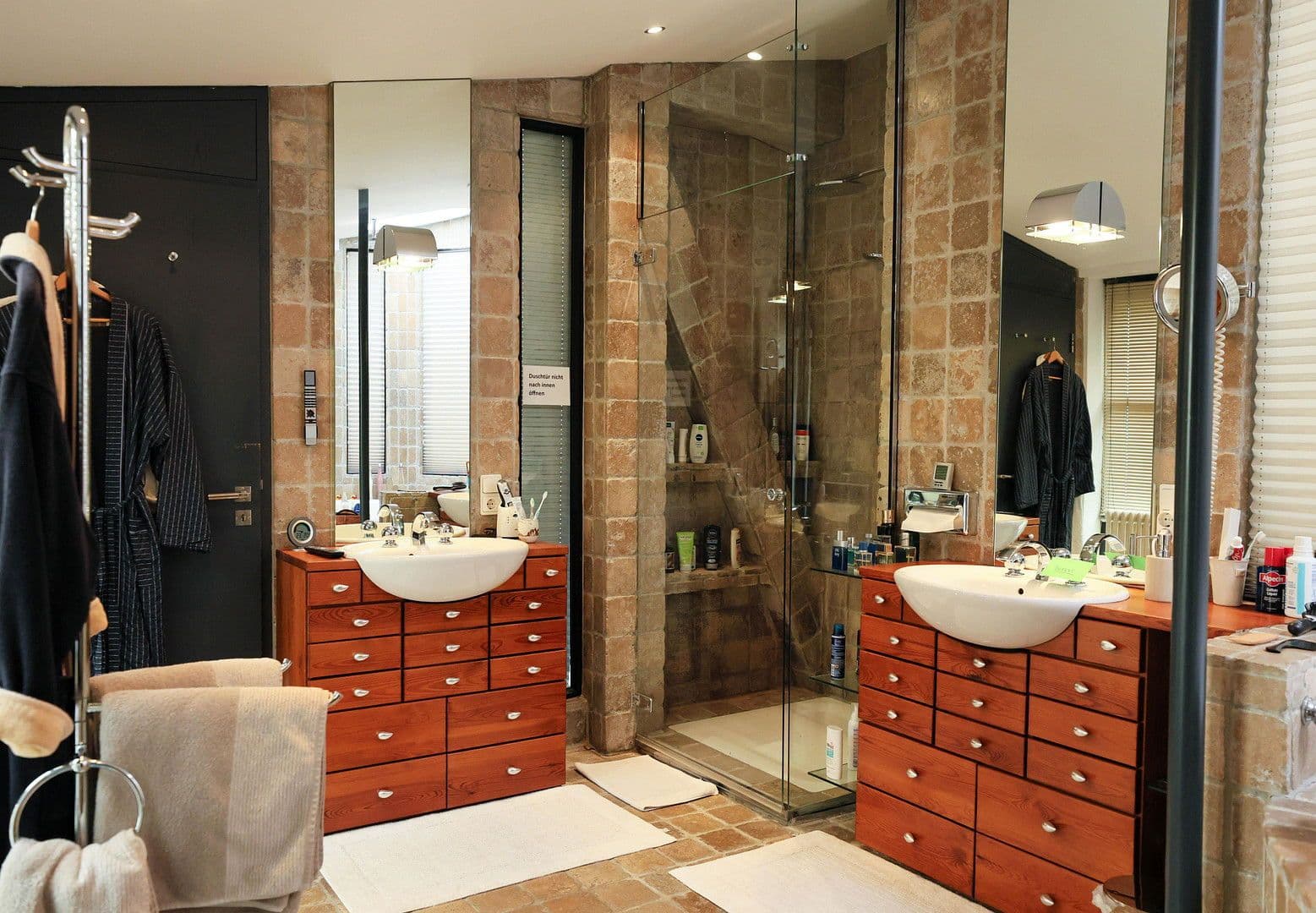 Prenájom bytu 4-izbový 256 m², Berlin, Berlín Prenájom bytu 4-izbový 256 m², Berlin, Berlín