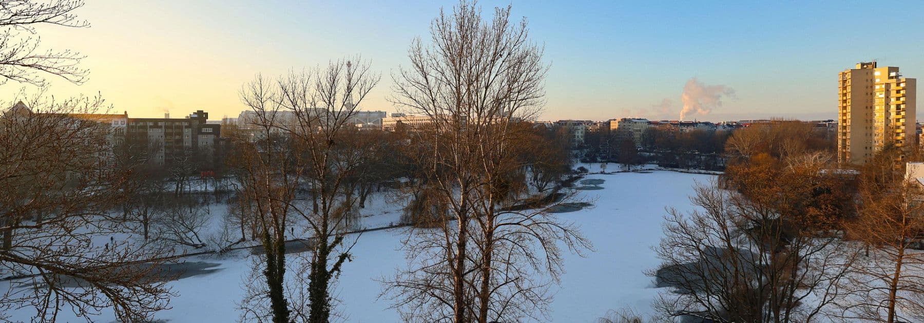 Prenájom bytu 4-izbový 256 m², Berlin, Berlín Prenájom bytu 4-izbový 256 m², Berlin, Berlín