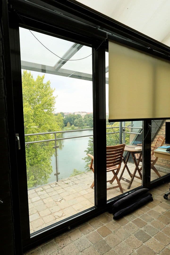 Prenájom bytu 4-izbový 256 m², Berlin, Berlín Prenájom bytu 4-izbový 256 m², Berlin, Berlín