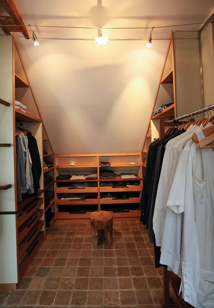 Prenájom bytu 4-izbový 256 m², Berlin, Berlín Prenájom bytu 4-izbový 256 m², Berlin, Berlín