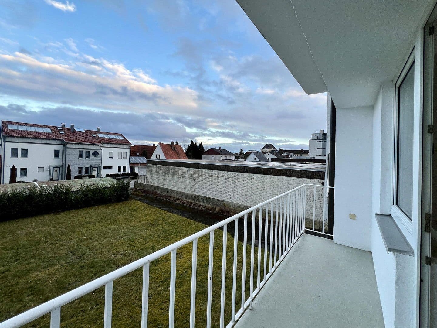 Prenájom bytu 3-izbový 82 m², Marktlerstrasse 60, Burghausen, Bavorsko Prenájom bytu 3-izbový 82 m², Marktlerstrasse 60, Burghausen, Bavorsko