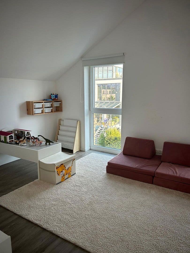 Prenájom bytu 4-izbový 125 m², Zur Alten Fähre 15, Schleswig, Šlezvicko-Holštajnsko Prenájom bytu 4-izbový 125 m², Zur Alten Fähre 15, Schleswig, Šlezvicko-Holštajnsko