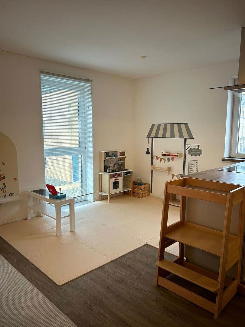 Prenájom bytu 4-izbový 125 m², Zur Alten Fähre 15, Schleswig, Šlezvicko-Holštajnsko Prenájom bytu 4-izbový 125 m², Zur Alten Fähre 15, Schleswig, Šlezvicko-Holštajnsko