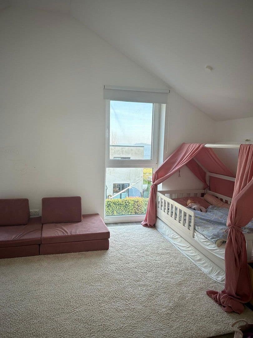 Prenájom bytu 4-izbový 125 m², Zur Alten Fähre 15, Schleswig, Šlezvicko-Holštajnsko Prenájom bytu 4-izbový 125 m², Zur Alten Fähre 15, Schleswig, Šlezvicko-Holštajnsko