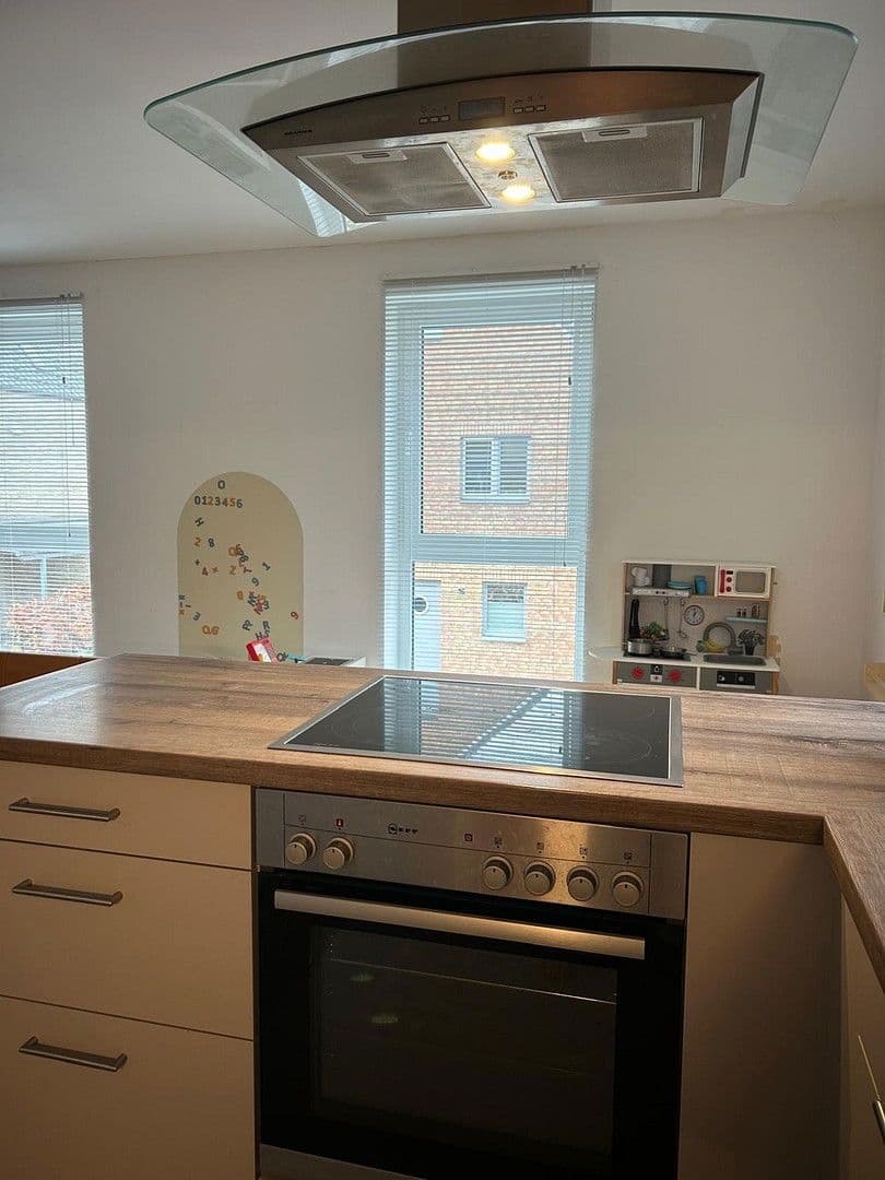 Prenájom bytu 4-izbový 125 m², Zur Alten Fähre 15, Schleswig, Šlezvicko-Holštajnsko Prenájom bytu 4-izbový 125 m², Zur Alten Fähre 15, Schleswig, Šlezvicko-Holštajnsko