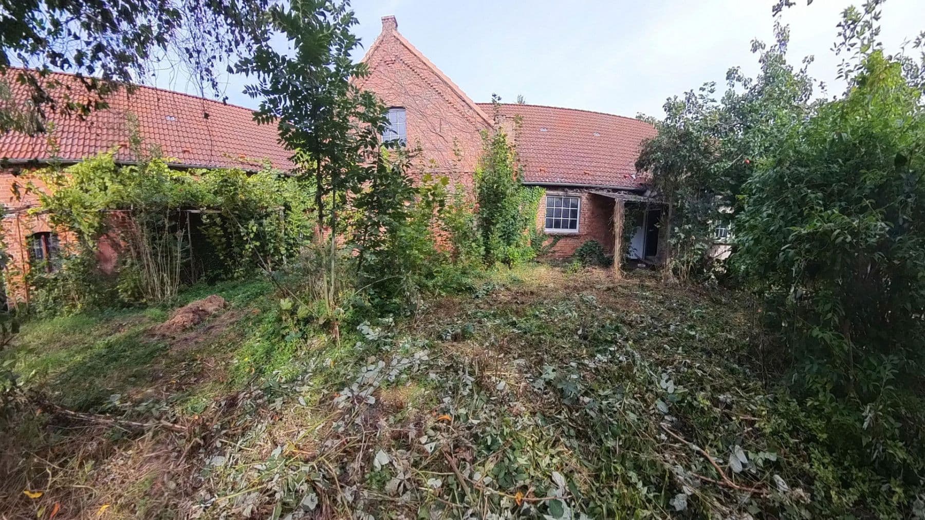 Predaj domu 360 m², pozemek 1.218 m², Poststr.10, Siedenbollentin, Meklenbursko-Predpomoransko Predaj domu 360 m², pozemek 1.218 m², Poststr.10, Siedenbollentin, Meklenbursko-Predpomoransko