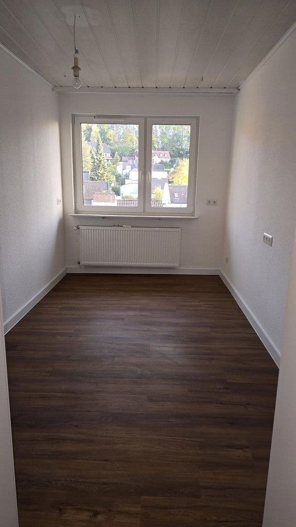 Prenájom bytu 4-izbový 95 m², Ulrideshuser Straße 30, Göttingen, Dolné Sasko Prenájom bytu 4-izbový 95 m², Ulrideshuser Straße 30, Göttingen, Dolné Sasko