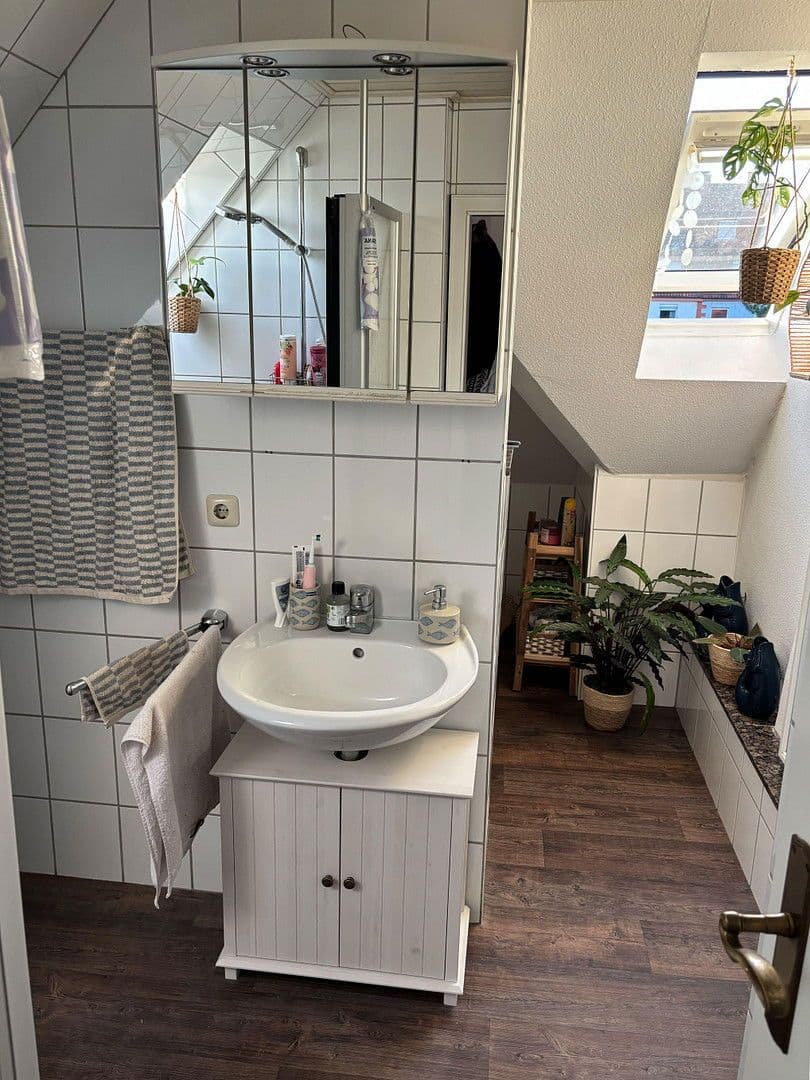 Prenájom bytu 2-izbový 90 m², Lutherstraße 8, Osnabrück, Dolné Sasko Prenájom bytu 2-izbový 90 m², Lutherstraße 8, Osnabrück, Dolné Sasko