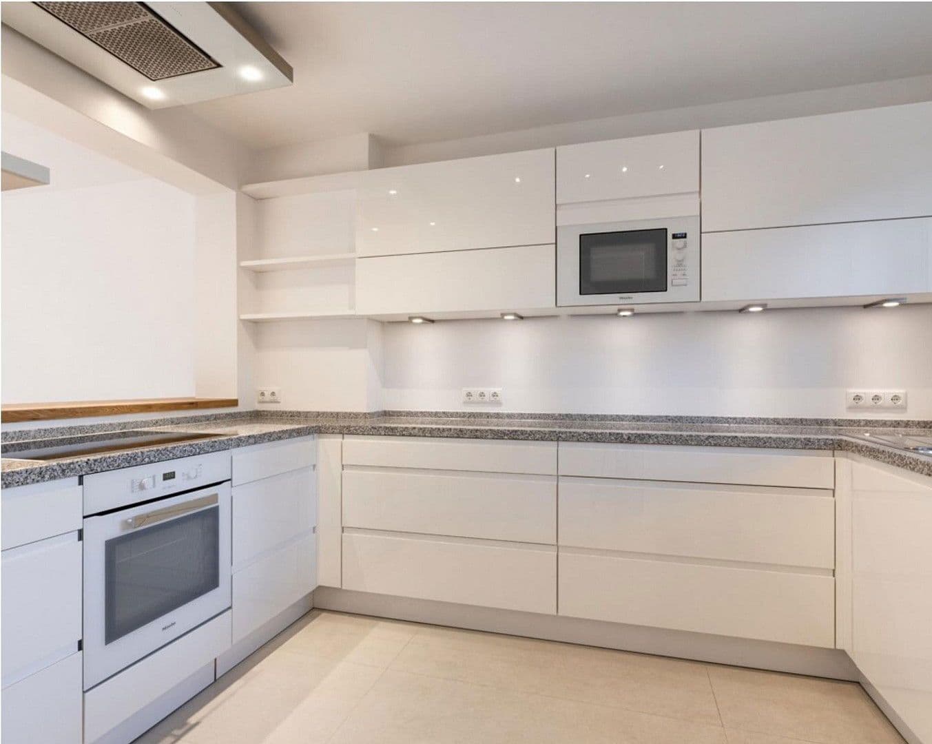 Prenájom domu 150 m², pozemek 376 m², Hamburg, Hamburg Prenájom domu 150 m², pozemek 376 m², Hamburg, Hamburg