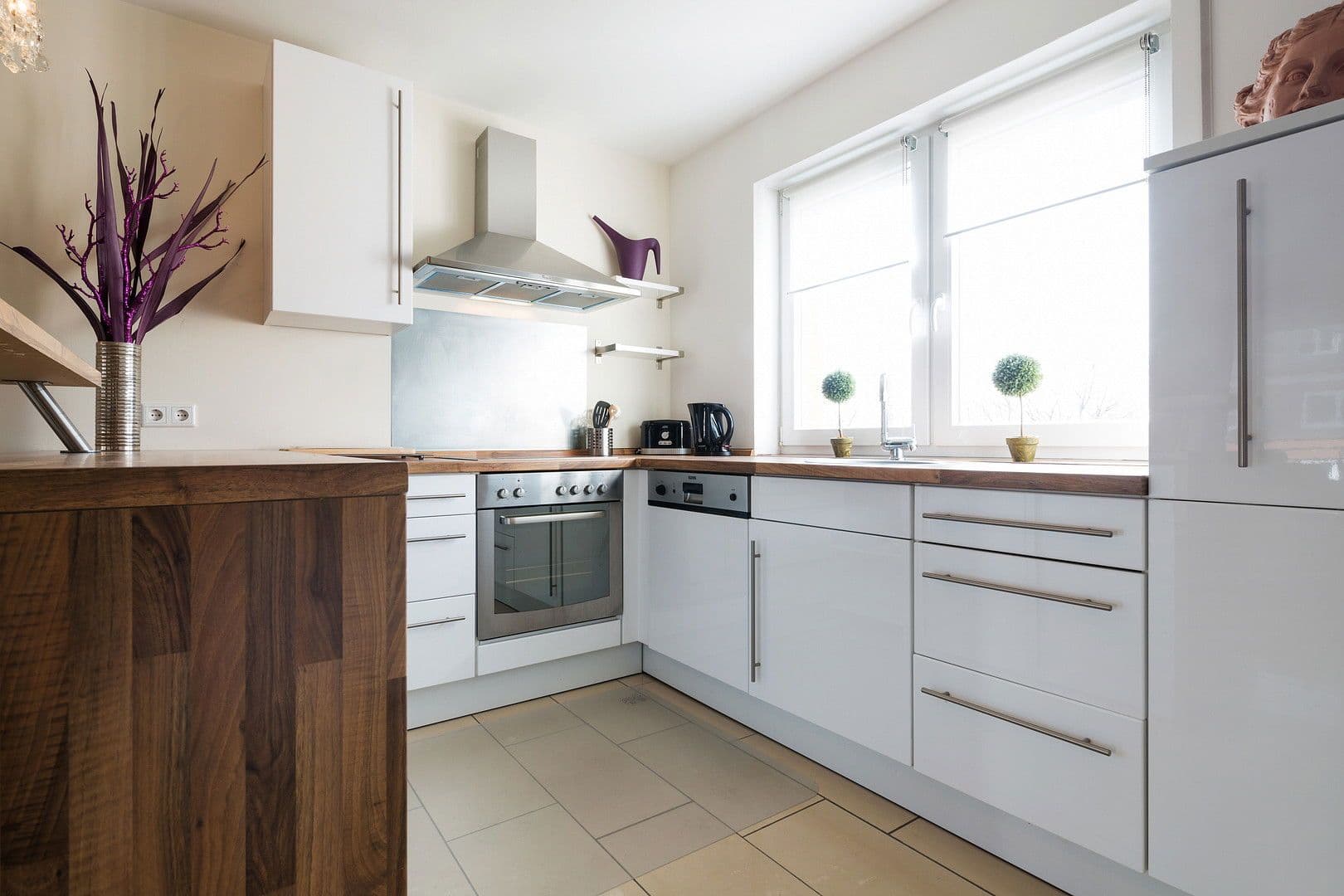 Prenájom bytu 2-izbový 60 m², Düsseldorf, Severné Porýnie - Westfálsko Prenájom bytu 2-izbový 60 m², Düsseldorf, Severné Porýnie - Westfálsko