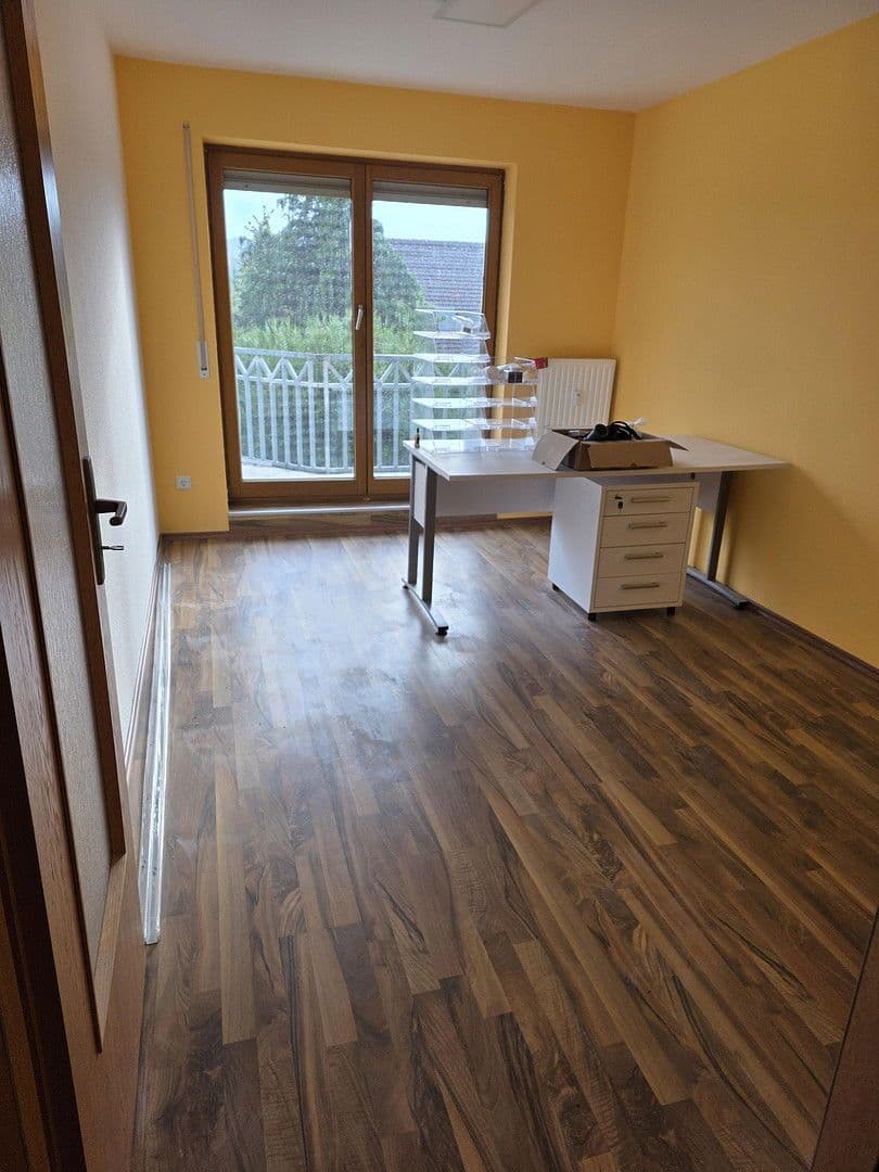 Prenájom bytu 3-izbový 85 m², Landau, Porýnie-Falcko Prenájom bytu 3-izbový 85 m², Landau, Porýnie-Falcko