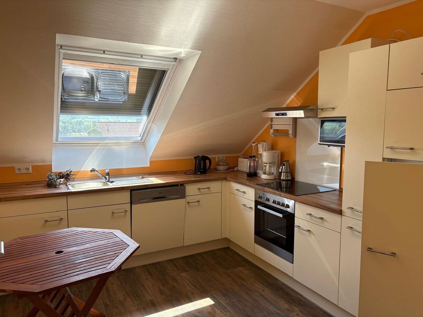 Prenájom bytu 3-izbový 85 m², Landau, Porýnie-Falcko Prenájom bytu 3-izbový 85 m², Landau, Porýnie-Falcko