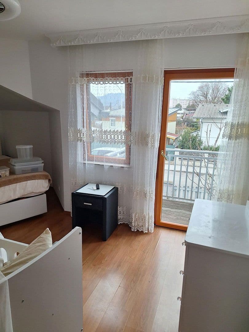 Predaj domu 110 m², pozemek 383 m², Winkeläckerstraße 14, Wien,Floridsdorf, Viedeň Predaj domu 110 m², pozemek 383 m², Winkeläckerstraße 14, Wien,Floridsdorf, Viedeň