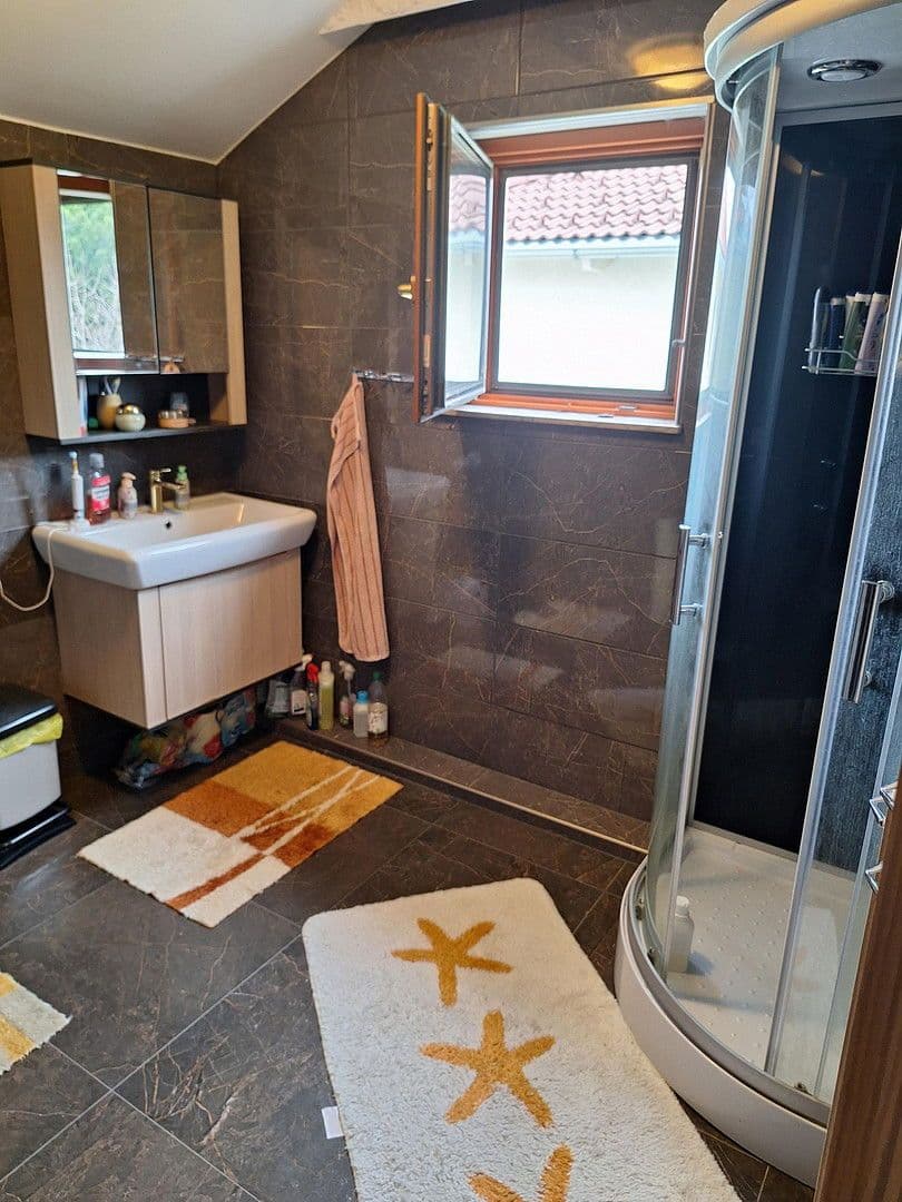 Predaj domu 110 m², pozemek 383 m², Winkeläckerstraße 14, Wien,Floridsdorf, Viedeň Predaj domu 110 m², pozemek 383 m², Winkeläckerstraße 14, Wien,Floridsdorf, Viedeň