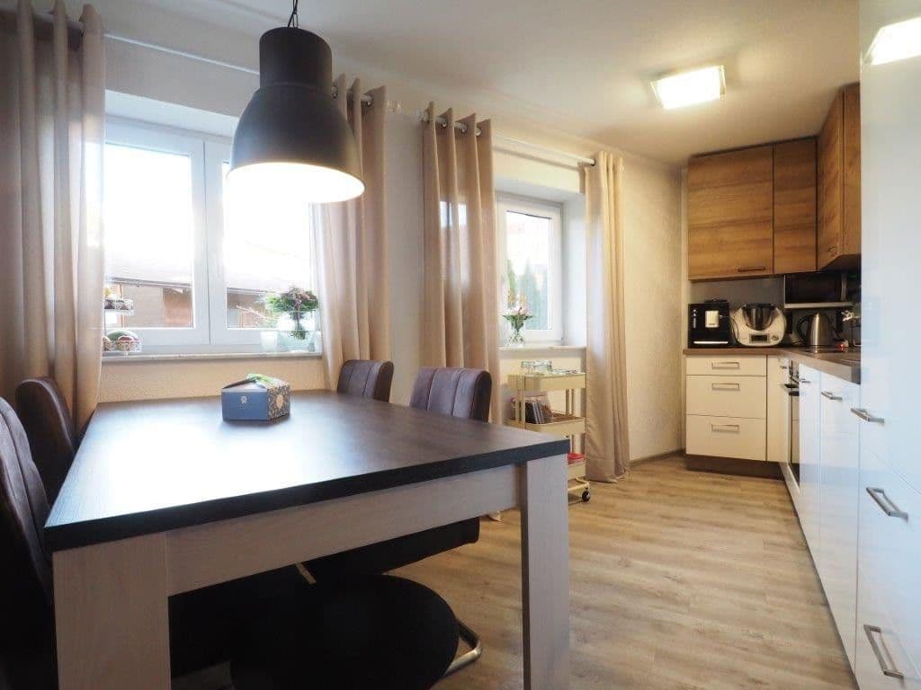 Predaj domu 386 m², pozemek 473 m², Niefern-Öschelbronn, Bádensko-Wurttembersko Predaj domu 386 m², pozemek 473 m², Niefern-Öschelbronn, Bádensko-Wurttembersko