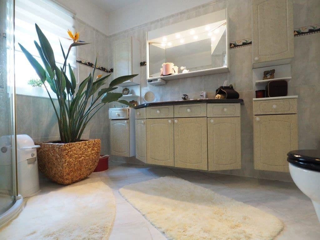 Predaj domu 386 m², pozemek 473 m², Niefern-Öschelbronn, Bádensko-Wurttembersko Predaj domu 386 m², pozemek 473 m², Niefern-Öschelbronn, Bádensko-Wurttembersko