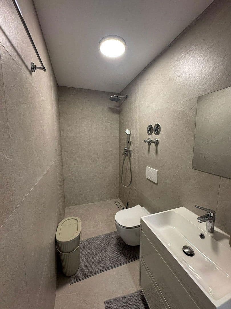 Prenájom bytu 1-izbový 33 m², Leverkusen, Severné Porýnie - Westfálsko Prenájom bytu 1-izbový 33 m², Leverkusen, Severné Porýnie - Westfálsko