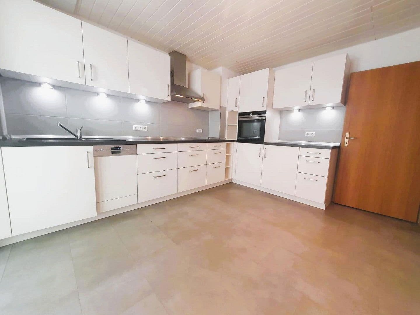 Predaj domu 235 m², pozemek 552 m², Wolfskehle, Kulmbach, Bavorsko Predaj domu 235 m², pozemek 552 m², Wolfskehle, Kulmbach, Bavorsko