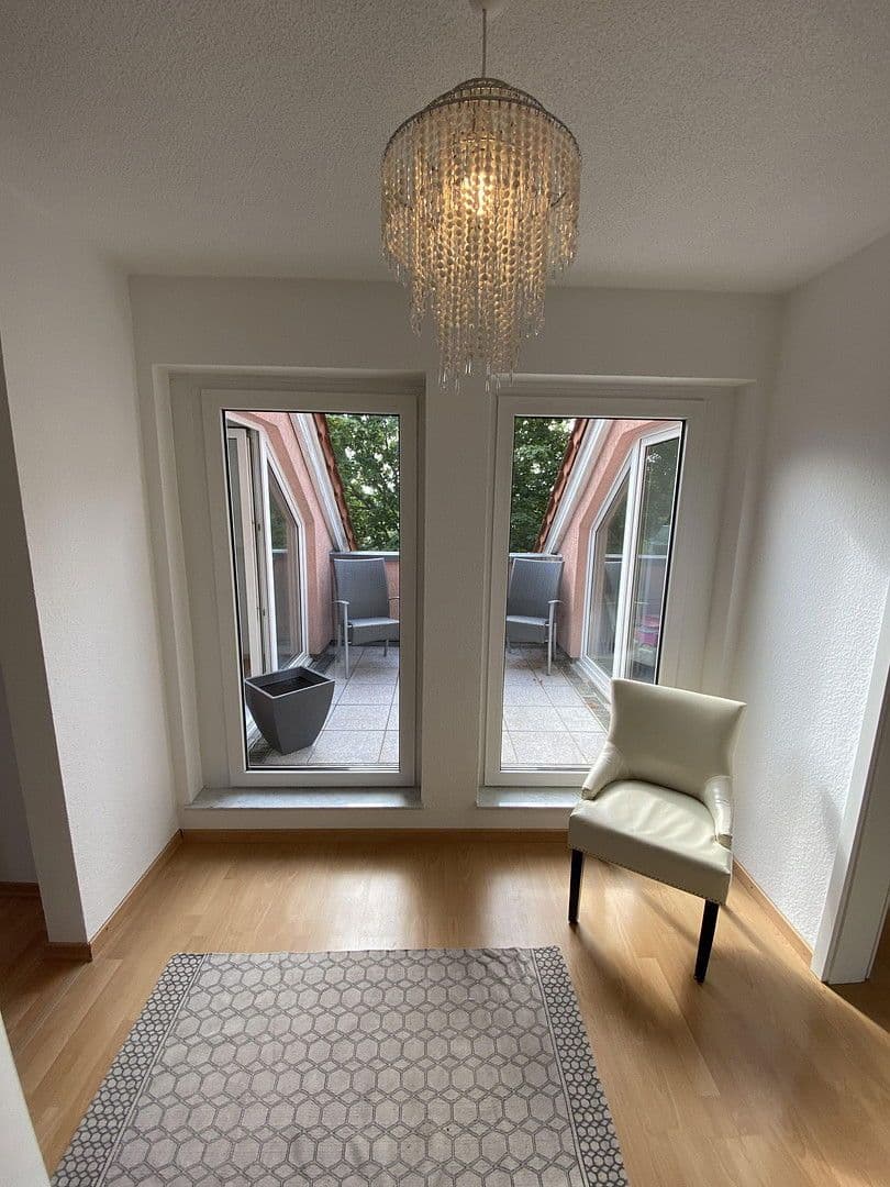 Predaj domu 357 m², pozemek 573 m², Falkensee, Brandenbursko Predaj domu 357 m², pozemek 573 m², Falkensee, Brandenbursko