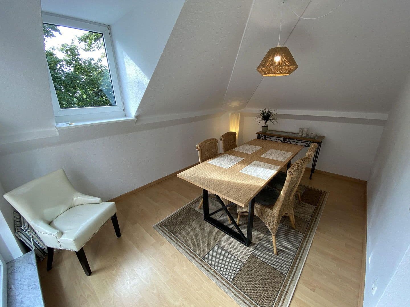 Predaj domu 357 m², pozemek 573 m², Falkensee, Brandenbursko Predaj domu 357 m², pozemek 573 m², Falkensee, Brandenbursko