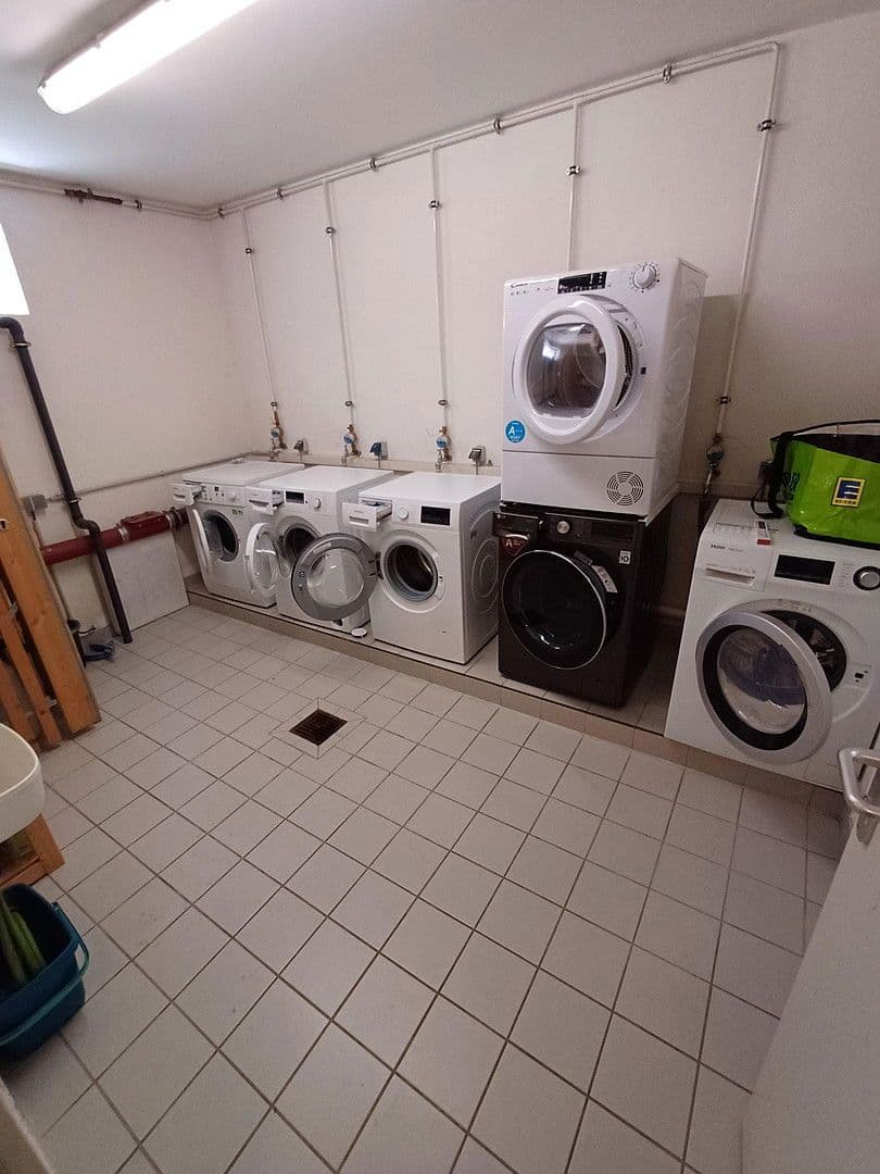 Predaj domu 357 m², pozemek 573 m², Falkensee, Brandenbursko Predaj domu 357 m², pozemek 573 m², Falkensee, Brandenbursko