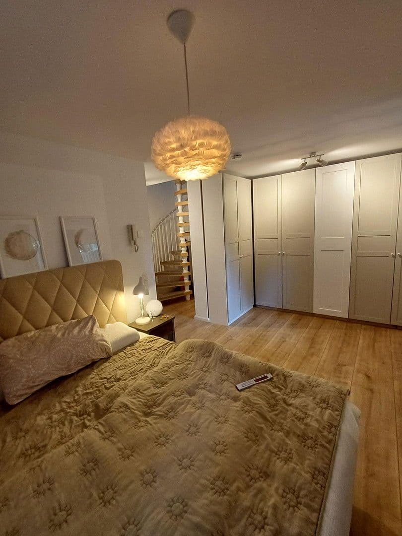 Predaj domu 357 m², pozemek 573 m², Falkensee, Brandenbursko Predaj domu 357 m², pozemek 573 m², Falkensee, Brandenbursko