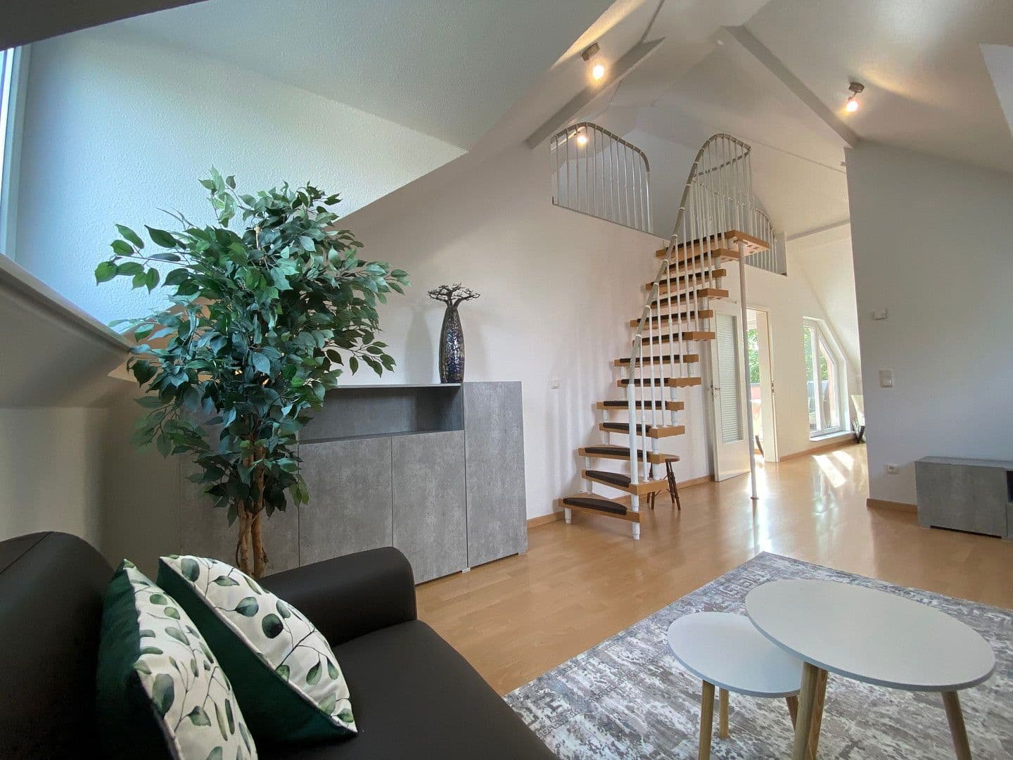 Predaj domu 357 m², pozemek 573 m², Falkensee, Brandenbursko Predaj domu 357 m², pozemek 573 m², Falkensee, Brandenbursko