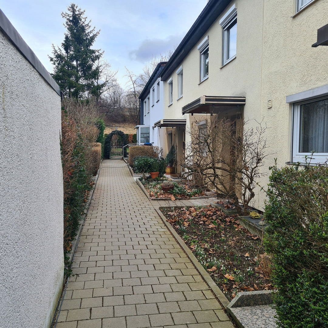 Predaj domu 90 m², pozemek 197 m², Hauffstraße 48/1, Pfullingen, Bádensko-Wurttembersko Predaj domu 90 m², pozemek 197 m², Hauffstraße 48/1, Pfullingen, Bádensko-Wurttembersko