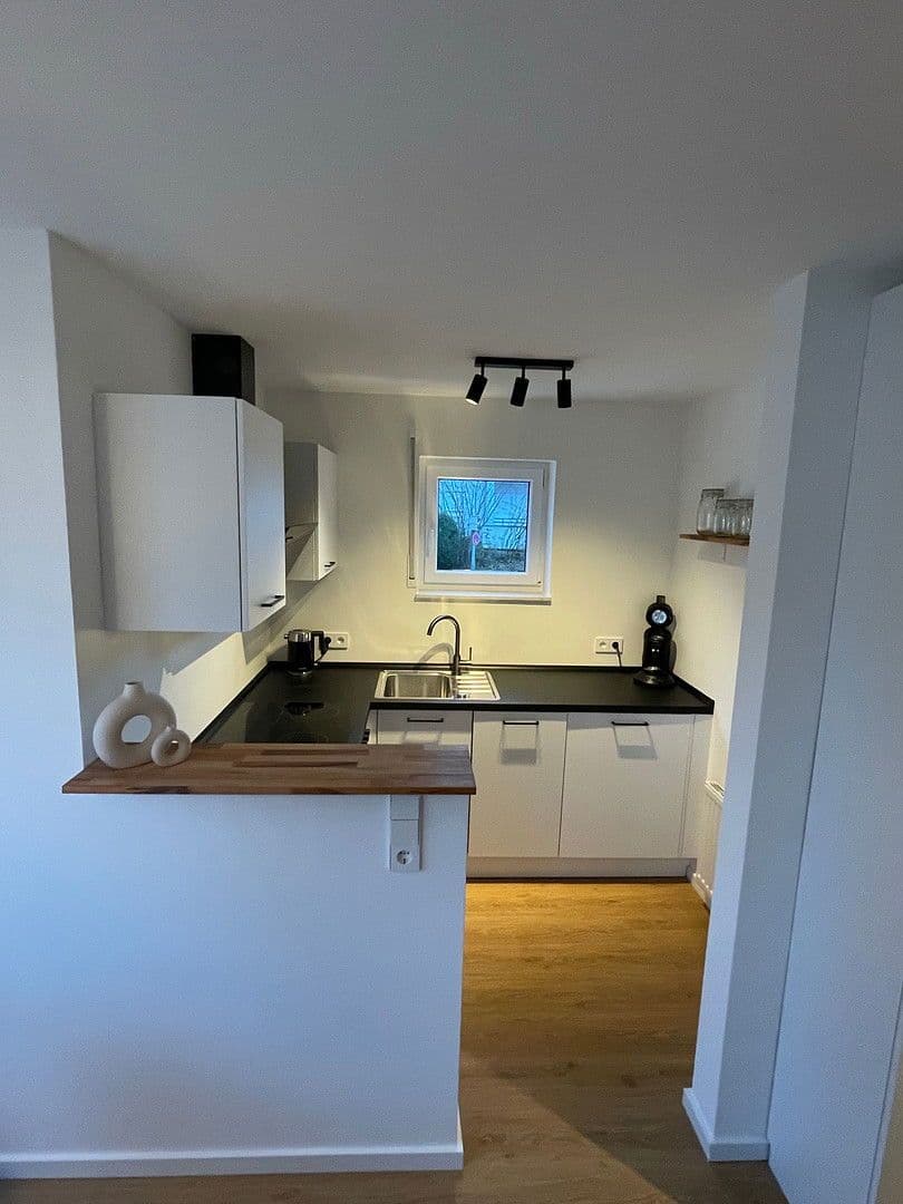 Prenájom bytu 1-izbový 29 m², Schanzstr. 63, Reutlingen, Bádensko-Wurttembersko Prenájom bytu 1-izbový 29 m², Schanzstr. 63, Reutlingen, Bádensko-Wurttembersko