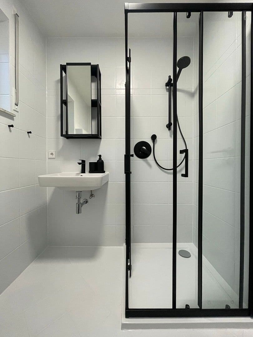 Prenájom bytu 1-izbový 29 m², Schanzstr. 63, Reutlingen, Bádensko-Wurttembersko Prenájom bytu 1-izbový 29 m², Schanzstr. 63, Reutlingen, Bádensko-Wurttembersko