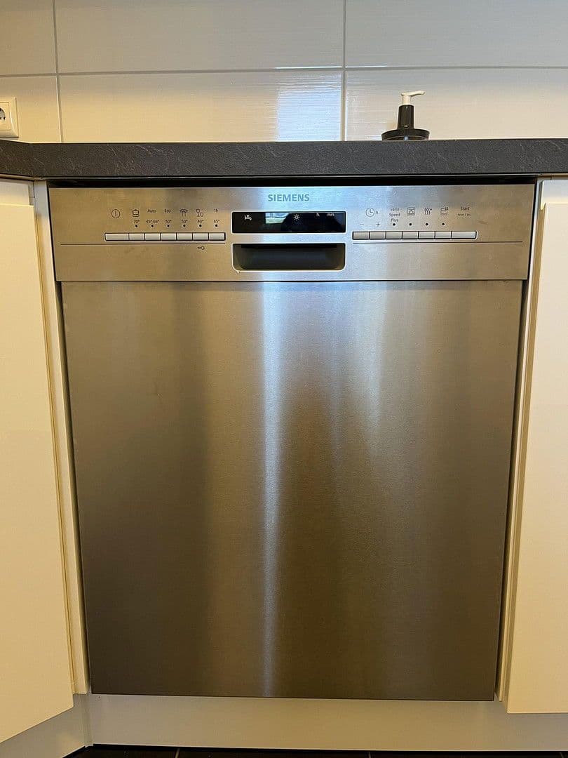 Prenájom bytu 3-izbový 90 m², Mozartstraße 69, Erlangen, Bavorsko Prenájom bytu 3-izbový 90 m², Mozartstraße 69, Erlangen, Bavorsko