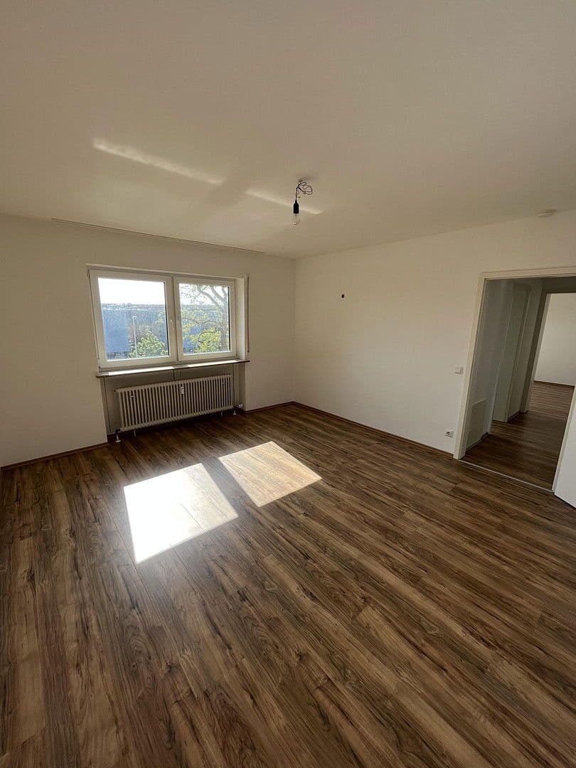 Prenájom bytu 3-izbový 90 m², Mozartstraße 69, Erlangen, Bavorsko Prenájom bytu 3-izbový 90 m², Mozartstraße 69, Erlangen, Bavorsko