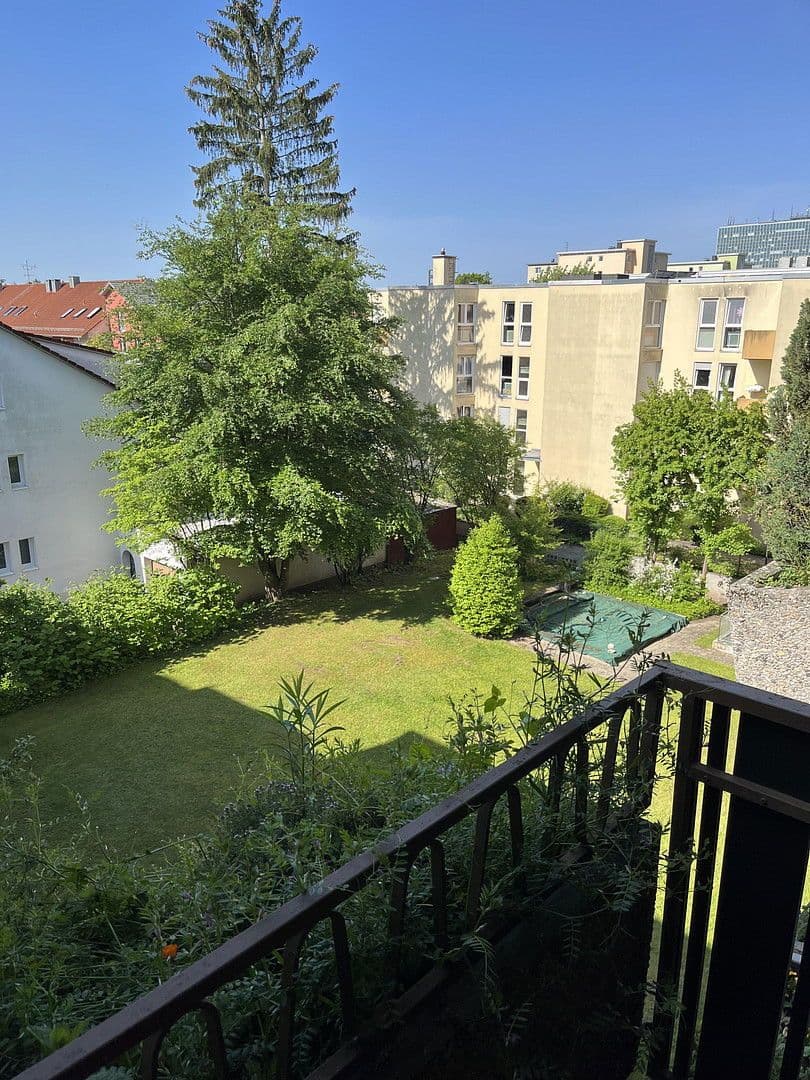 Prenájom bytu 3-izbový 90 m², Mozartstraße 69, Erlangen, Bavorsko Prenájom bytu 3-izbový 90 m², Mozartstraße 69, Erlangen, Bavorsko