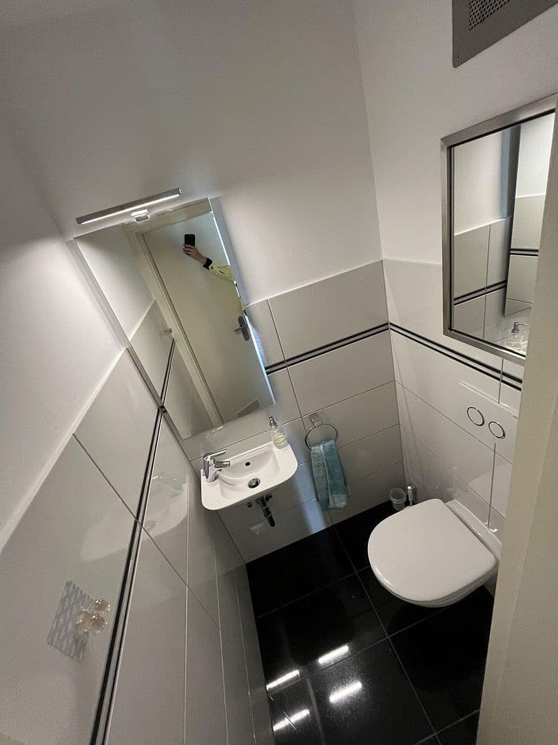 Prenájom bytu 3-izbový 90 m², Mozartstraße 69, Erlangen, Bavorsko Prenájom bytu 3-izbový 90 m², Mozartstraße 69, Erlangen, Bavorsko