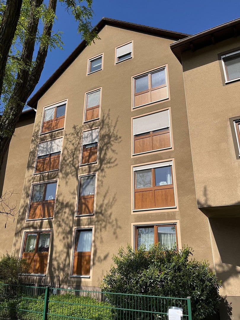 Prenájom bytu 3-izbový 90 m², Mozartstraße 69, Erlangen, Bavorsko Prenájom bytu 3-izbový 90 m², Mozartstraße 69, Erlangen, Bavorsko