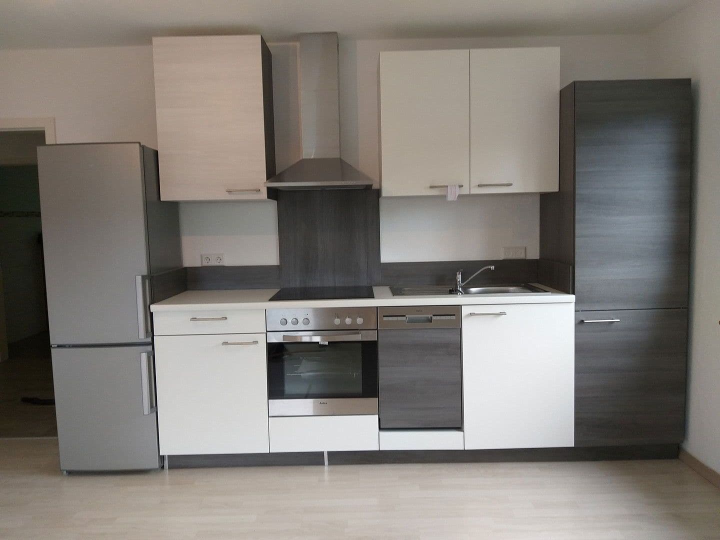 Prenájom bytu 3-izbový 60 m², Schwäbisch Gmünd, Bádensko-Wurttembersko Prenájom bytu 3-izbový 60 m², Schwäbisch Gmünd, Bádensko-Wurttembersko